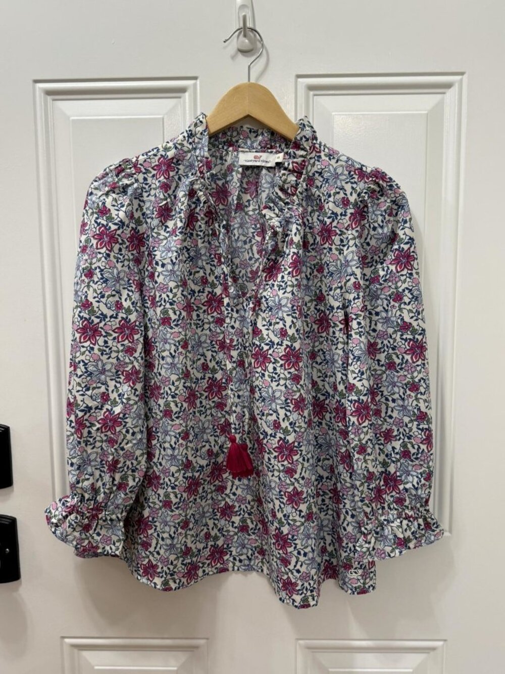Vineyard Vines Floral Ruffle Neck Tassel Blouse Size XS